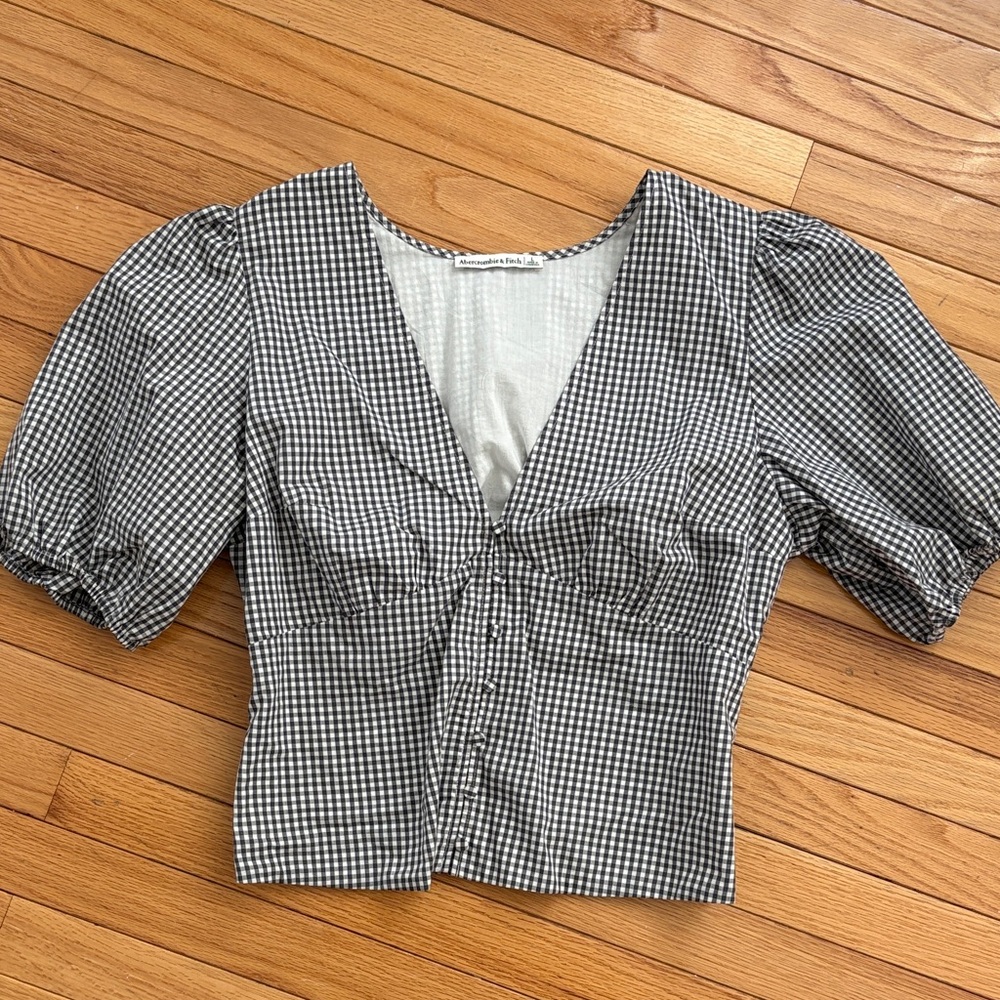 Abercrombie & Fitch Black and White Gingham Puff-Sleeve Button Top
